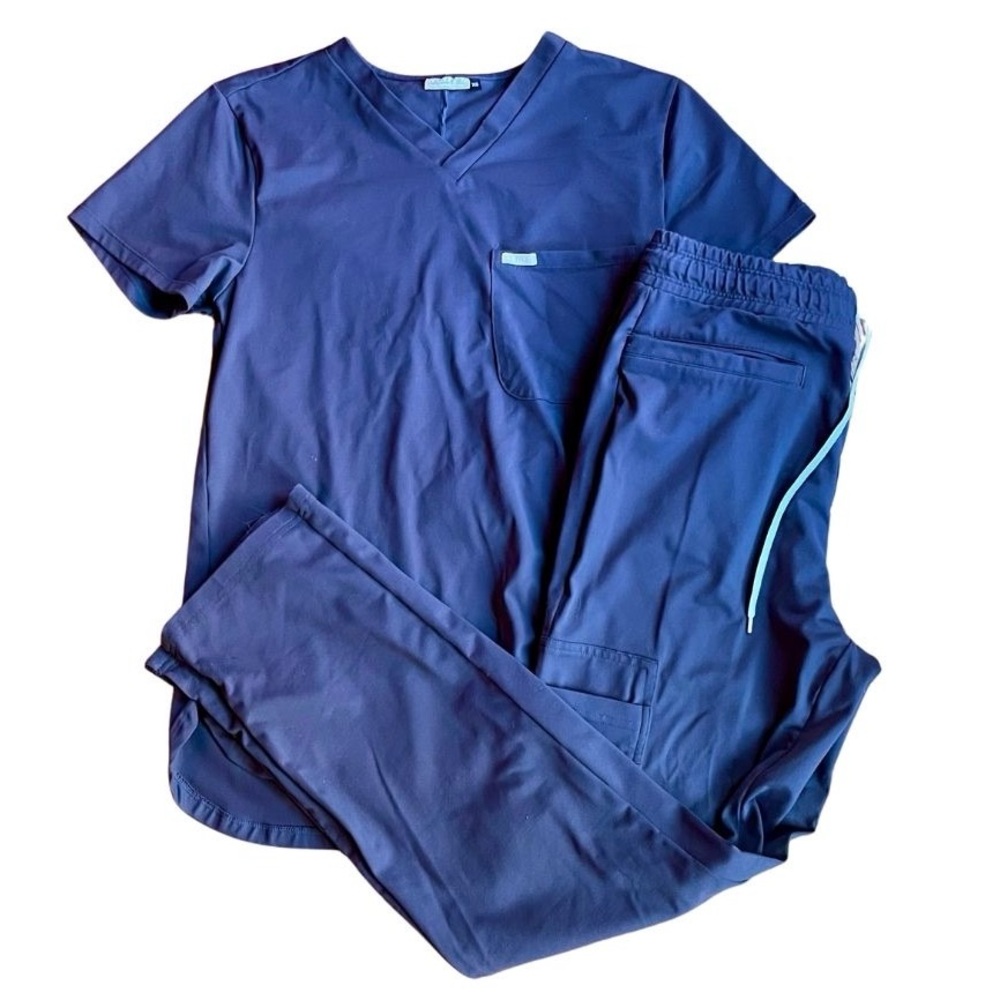 Scope Grey Straight Leg Small Pant & V-Neck X-Small Top Scrub Set
